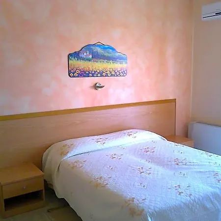 Life Szálloda 3*